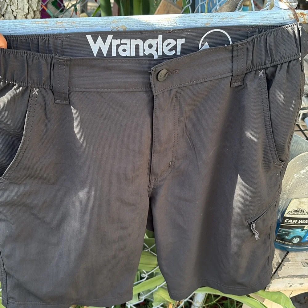 WRANGLER MEN'S FIELD UTILITY SHORT - Picture 3 of 5